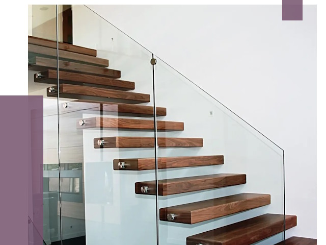 Стеклянные перила для лестницы в Кирове от 15025 руб.