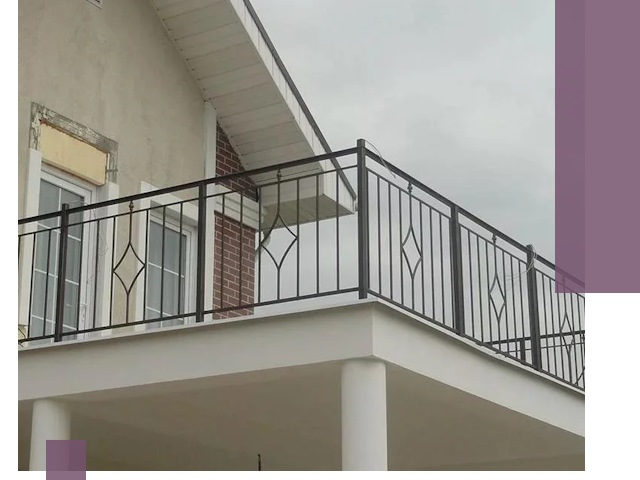 Изготовление балконных ограждений в Кирове из металла и стекла